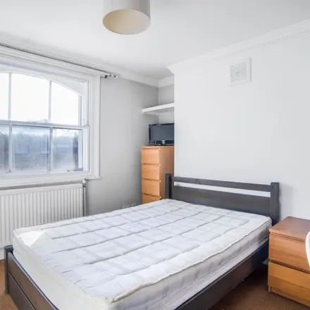 Image 5 - Travelodge, 10-42 King's Cross Road, London, WC1X 9QE, United Kingdom - Apartment for rent