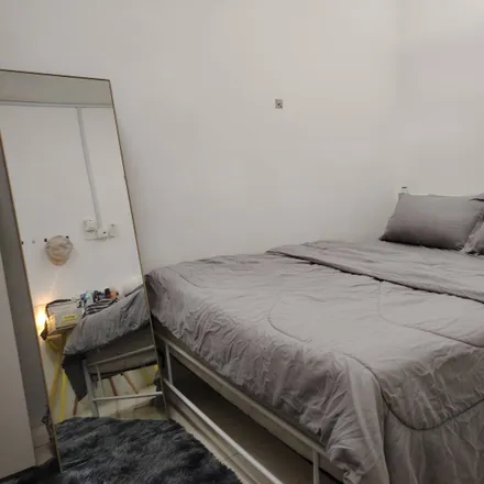 Rent this 1 bed apartment on Belvedere Service Condominium in Jalan PJS 9/1, Sunway City