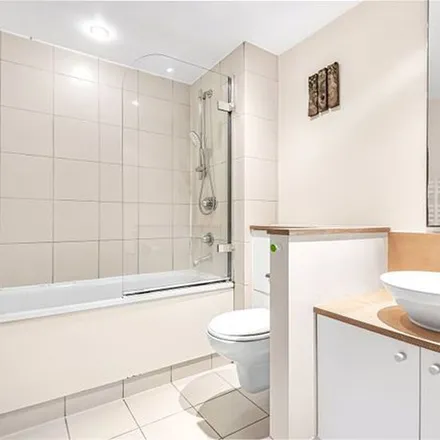Rent this 3 bed apartment on 29 Hereford Road in London, W2 4UP