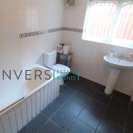 Image 2 - Paton Street, Leicester, LE3 0BT, United Kingdom - Townhouse for rent