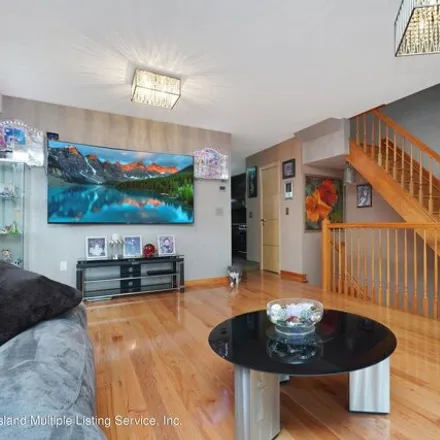 Image 8 - 26 Jason Court, New York, NY 10306, USA - Townhouse for sale