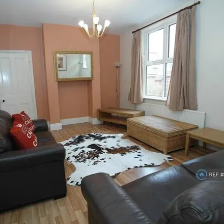 Image 6 - Holy Apostles, Imperial Avenue, Leicester, LE3 1AF, United Kingdom - Townhouse for rent