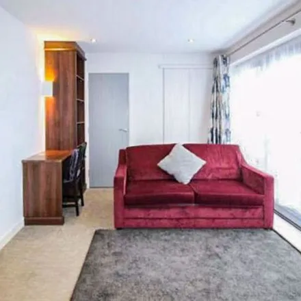 Image 4 - HSBC UK, Stratford Road, Shirley, B90 3AP, United Kingdom - Apartment for rent