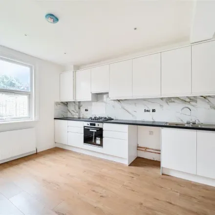 Image 6 - Humber Road, London, NW2 6DW, United Kingdom - Townhouse for rent