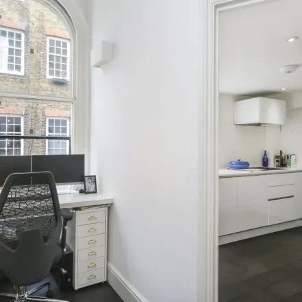 Image 4 - 1 Chalcot Crescent, Primrose Hill, London, NW1 8YD, United Kingdom - Apartment for rent
