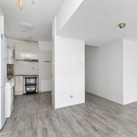 Image 4 - Pattison Road, Childs Hill, London, NW2 2HP, United Kingdom - Apartment for sale