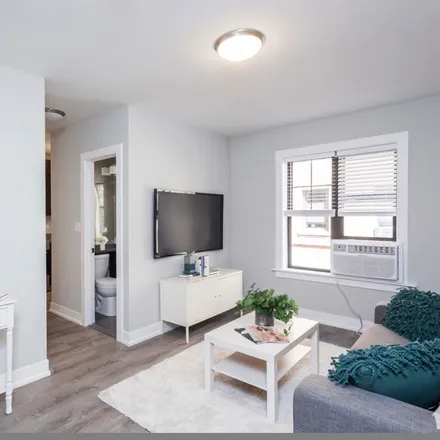 Image 2 - 427 West Belden Avenue - Apartment for rent