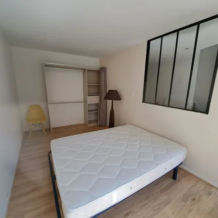 Image 1 - 3 Rue Voltaire, 38500 Voiron, France - Apartment for rent