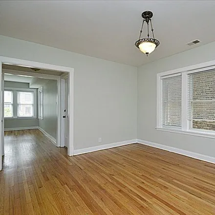 Image 8 - 5904 North Fairfield Avenue, Chicago, IL 60645, USA - Apartment for rent