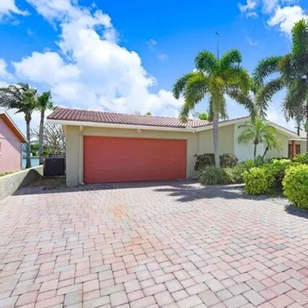 Buy this 2 bed house on 291 176th Avenue in Redington Shores, Pinellas County
