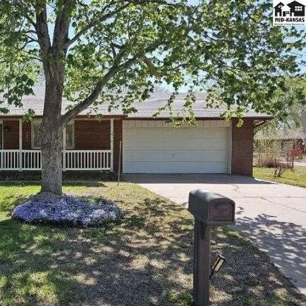 Buy this 3 bed house on 611 32nd Terrace in Hutchinson, KS 67502