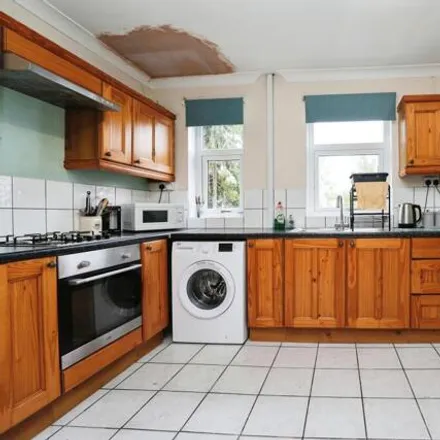 Image 2 - Holly Mount, Worcester, WR4 9SD, United Kingdom - House for sale