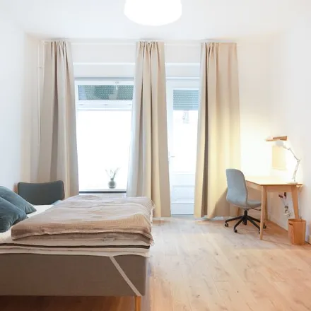 Rent this 3 bed room on Bredowstraße 13 in 10551 Berlin, Germany