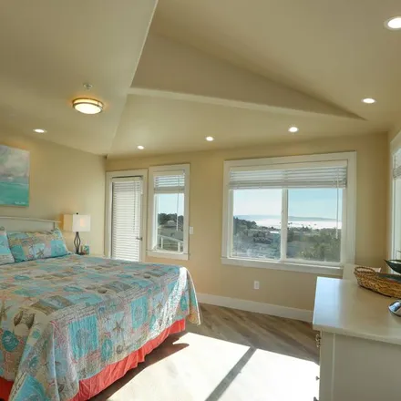 Rent this 3 bed townhouse on Pismo Beach in CA, 93449