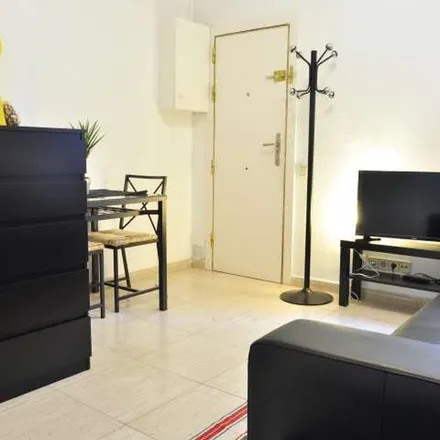 Image 9 - Carrer de les Torres, 51, 08042 Barcelona, Spain - Apartment for rent