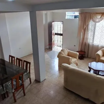 Buy this 5 bed house on Iglesia Católica Nuestra Señora de Montserrat | Guayaquil in Alberto Avellán Vite, 090108