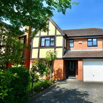 Buy this 4 bed house on 17 Fairwater Close in Evesham, WR11 1GF