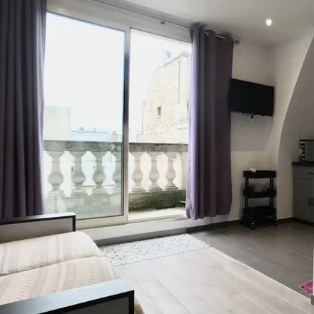 Image 3 - 2 Rue Cognacq-Jay, 75007 Paris, France - Apartment for rent
