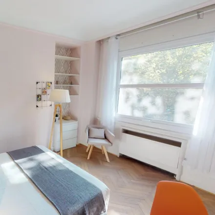 Rent this 5 bed room on 12 Place du Maréchal Leclerc (Lille) in 59800 Lille, France