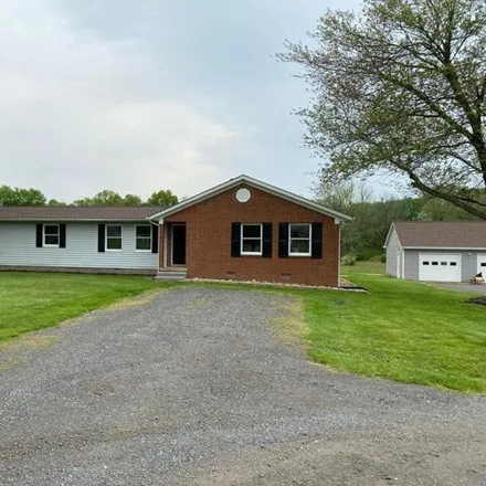 Rent this 4 bed house on 5061 Hummingbird Lane in New Baltimore, Fauquier County