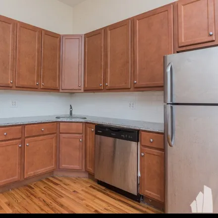 Rent this 3 bed apartment on 2454 North Southport Avenue