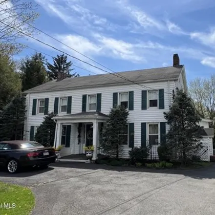 Image 2 - 68 Dunsbach Ferry Road, Dunsbach Ferry, City of Cohoes, NY 12047, USA - House for sale