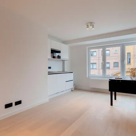 Rent this 1 bed apartment on Zwijnaardsesteenweg 80 in 9000 Ghent, Belgium