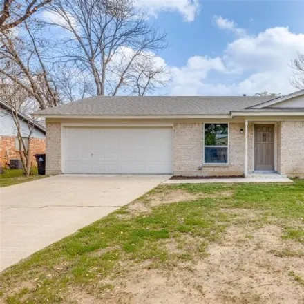 Buy this 3 bed house on 2635 Kingston Street in Arlington, TX 76015