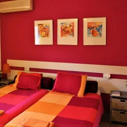 Rent this 3 bed house on El Campello in carrer Alcalde Such Gregori, 03550 el Campello