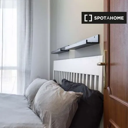 Rent this 3 bed room on Via Ferdinando Galiani 6 in 20161 Milan MI, Italy