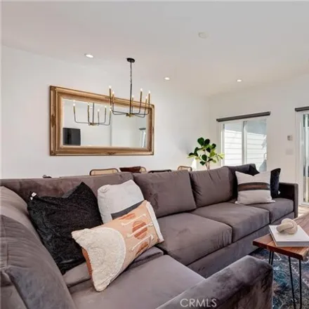 Image 5 - 86187 Rosewood Avenue, West Hollywood, CA 90048, USA - House for sale