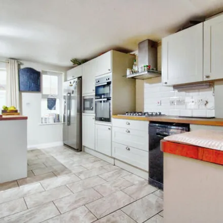 Image 2 - 23 Trescothick Drive, Oldland Common, BS30 9TB, United Kingdom - House for sale