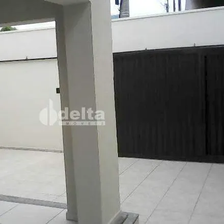 Rent this 2 bed house on Rua Tupaciguara in Nossa Senhora Aparecida, Uberlândia - MG