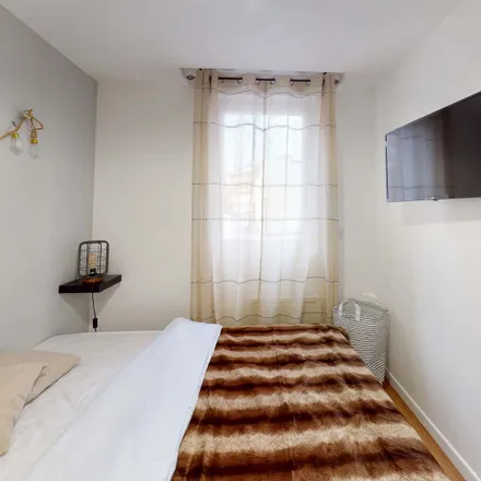 Rent this 3 bed room on 11 Rue de la Mare aux Planches in 76100 Rouen, France