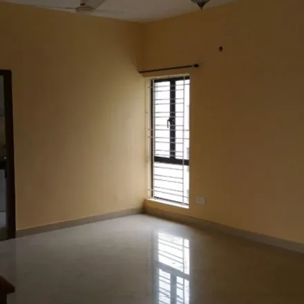 Rent this 4 bed apartment on Paymental Garden Lane in Tangra North, Kolkata - 700105