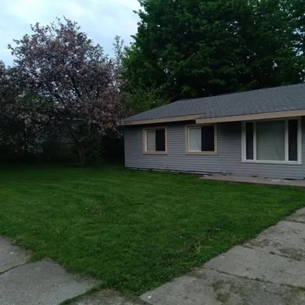 Buy this 3 bed house on 4154 Pengelly Road in Flint, MI 48507