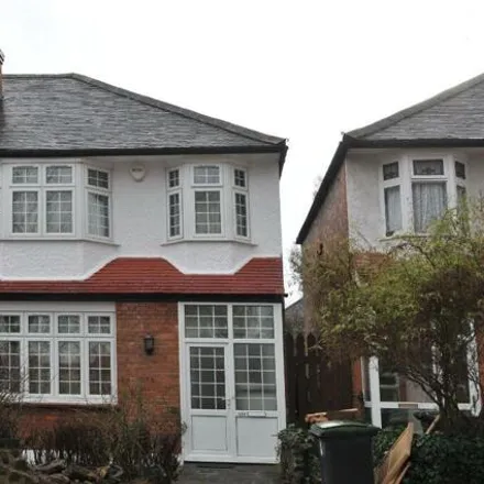 Rent this 3 bed house on Arcadian Gardens in London, N22 5AD