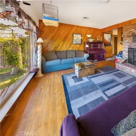 Image 9 - 22289 Cass Avenue, Los Angeles, CA 91364, USA - House for sale