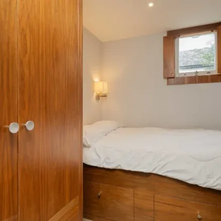 Image 2 - 39-41 All Saints Road, London, W11 1HF, United Kingdom - Apartment for rent