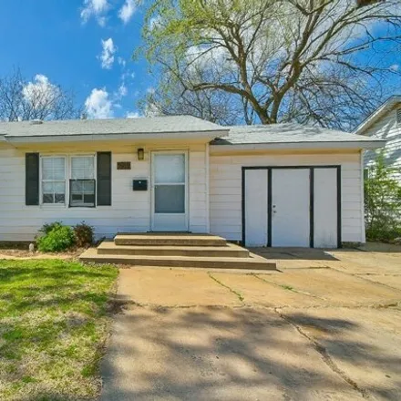 Buy this 3 bed house on 906 N Cockrel in 906 North Cockrel Avenue, Norman