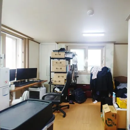 Rent this studio apartment on 서울특별시 서초구 양재동 257-8