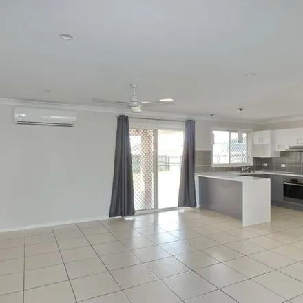 Image 4 - Stewart Street, Marsden QLD 4132, Australia - Apartment for rent