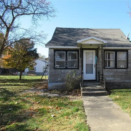Buy this 3 bed house on 480 North Adams Street in Lincoln, IL 62656