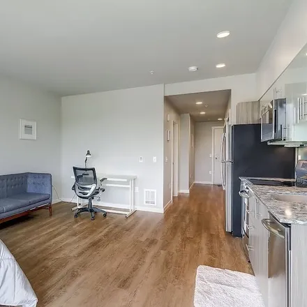 Rent this 1 bed condo on Bellevue