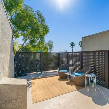 Image 7 - The Courtyards, 950 North Kings Road, West Hollywood, CA 90069, USA - Condo for sale