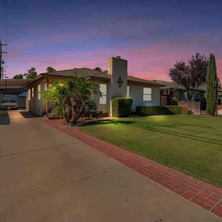 Buy this 3 bed house on 2425 C Street in Bakersfield, CA 93301