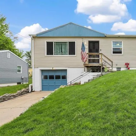 Buy this 3 bed house on 801 West 31st Avenue in Bellevue, NE 68005