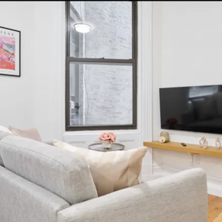 Image 3 - 321 West 42nd Street, New York, New York 10036, United States  New York New York - Apartment for rent
