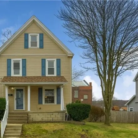 Image 2 - Pittsburgh Circle, Ellwood City, PA, USA - House for sale