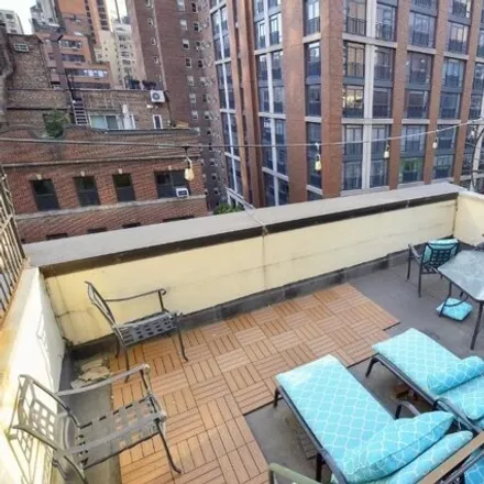 Rent this 4 bed townhouse on 105 East 37th Street in New York, NY 10016